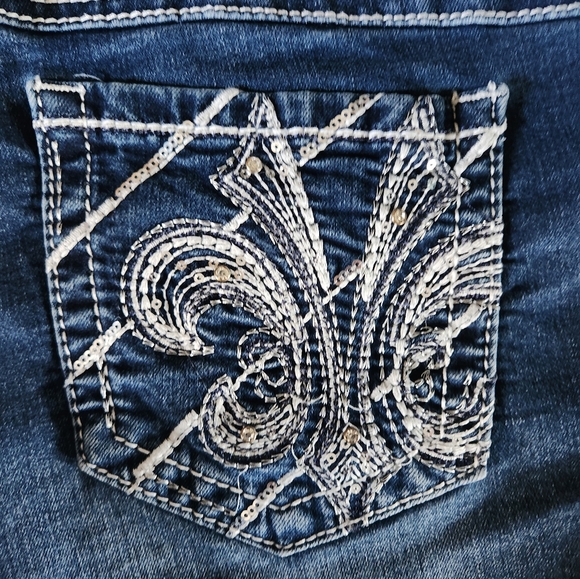 Shorts - Picture 4 of 7